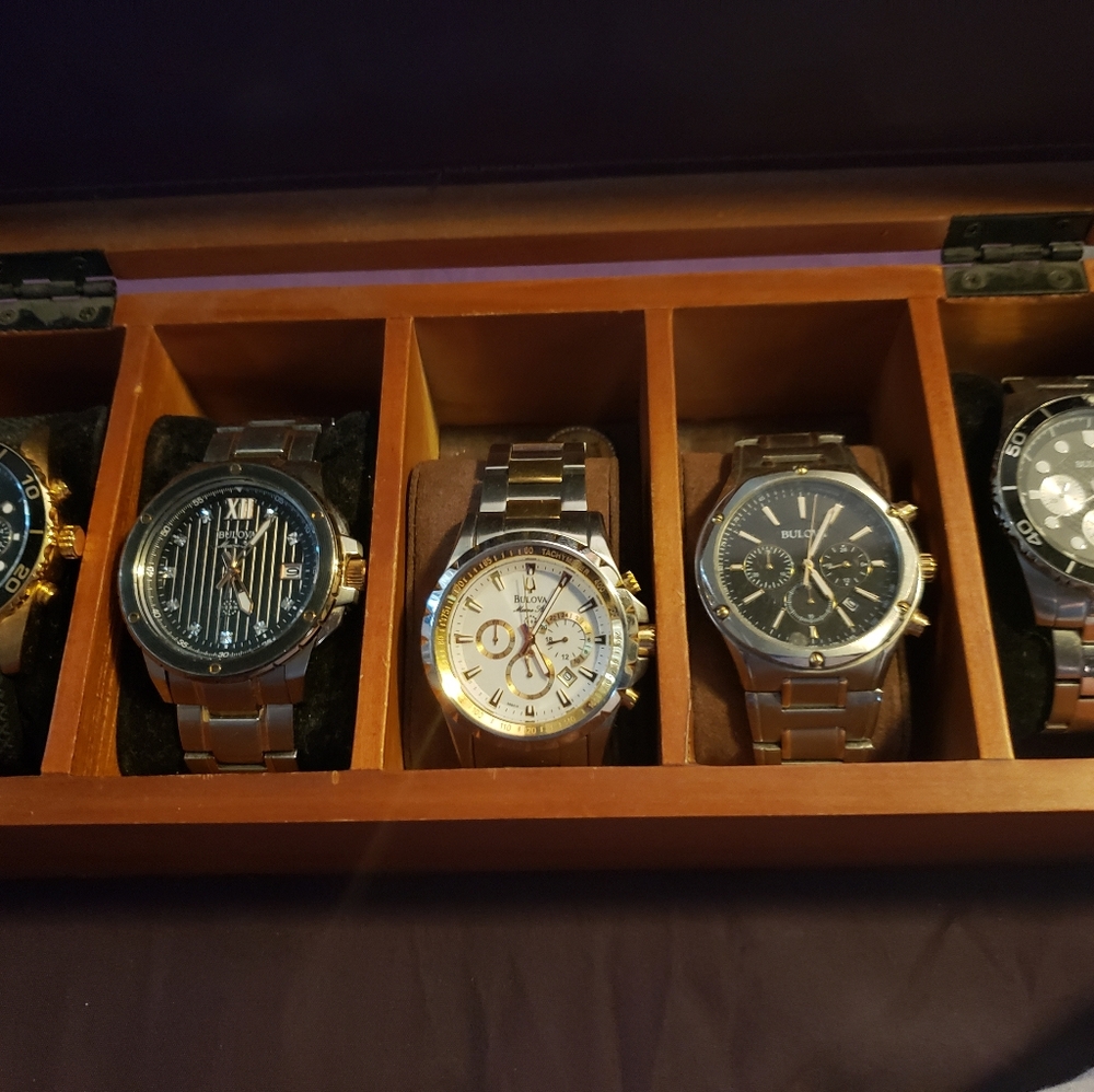 Set of 5 mens Bulova watches.
